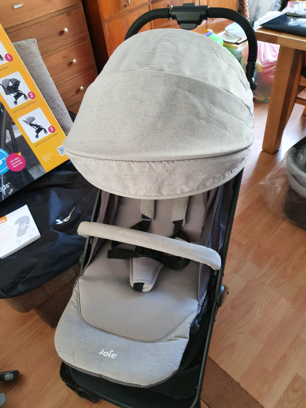 john lewis joie tourist